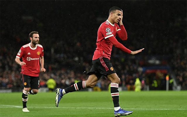 Manchester United 1-1 los jóvenes se clasifican para el primer puesto